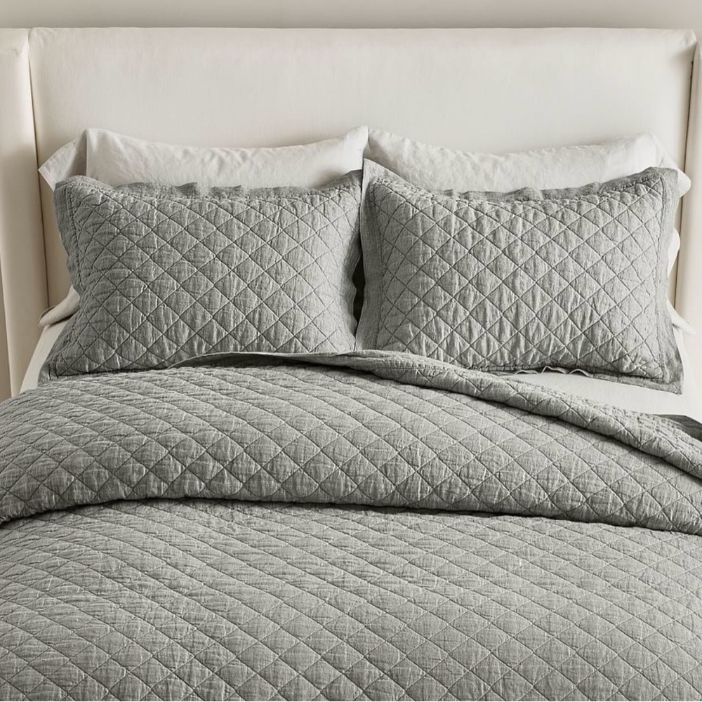 Pottery Barn Belgian Flax Linen Diamond Quilt, Full/Queen